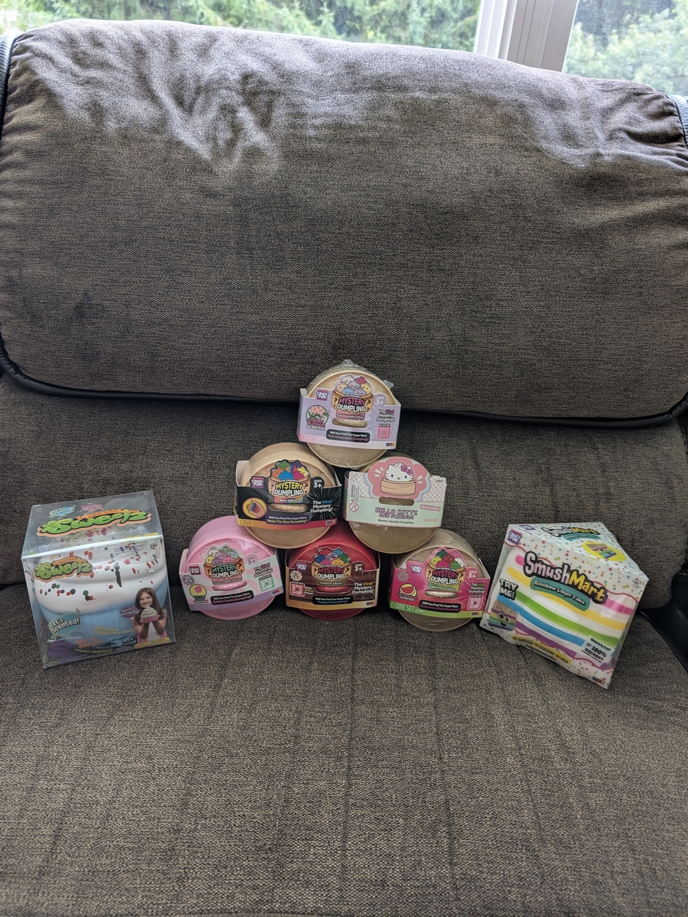 Mystery Dumplings, Smushmart Seven-layer Cake And Squeeze  SweetZ Cupcake